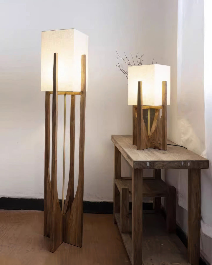 NaraLume gulvlampe i valnød | Minimalistisk og hyggelig