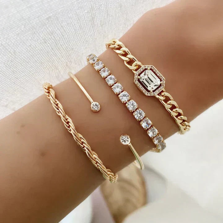 Elegant armbåndssæt i sølv med diskret månemotiv