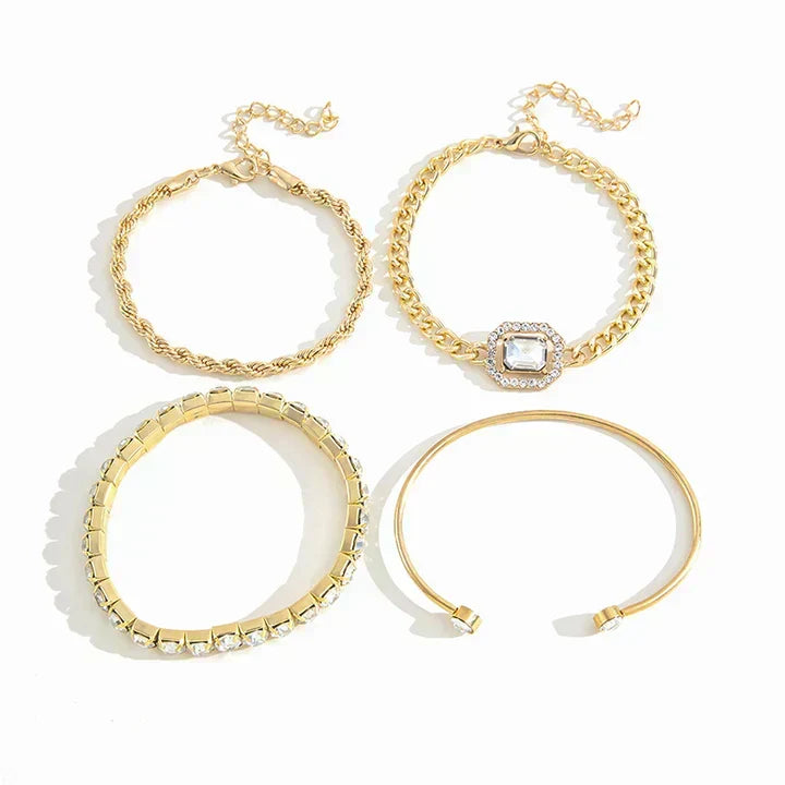 Elegant armbåndssæt i sølv med diskret månemotiv