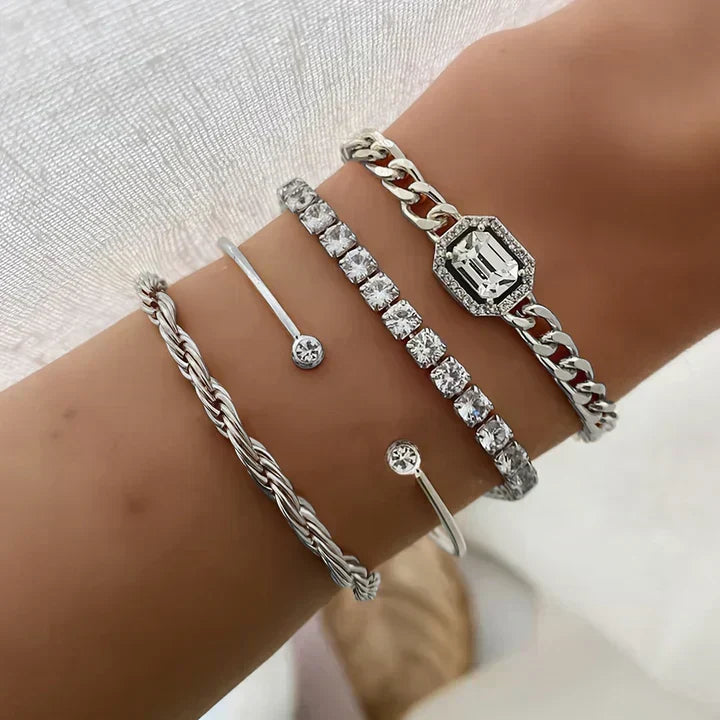 Elegant armbåndssæt i sølv med diskret månemotiv